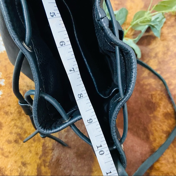 Jennifer Haley 100% Leather Fringe Bucket Bag - Picture 8 of 8